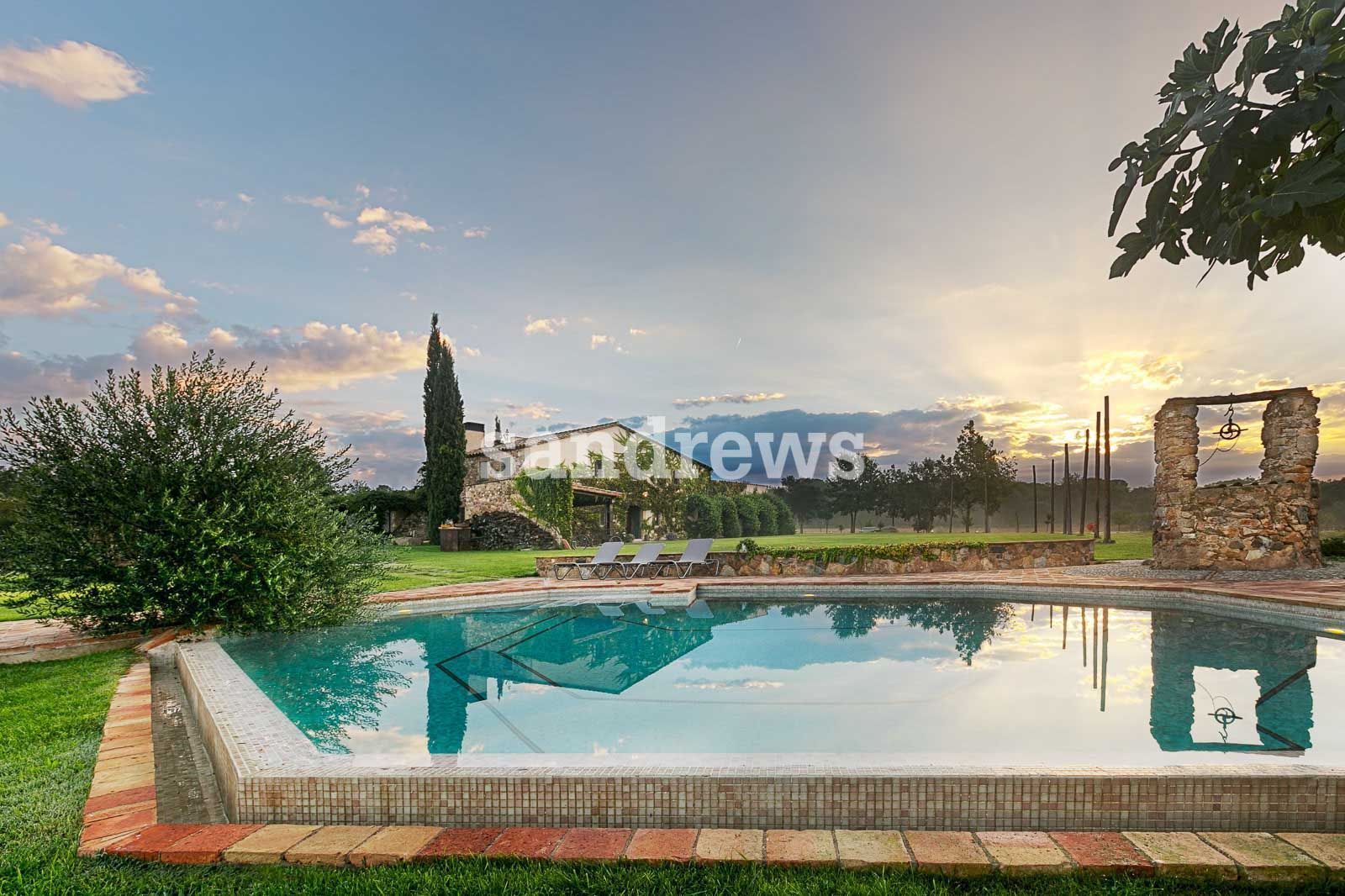 Jardí de Finca rústica en venda en Cassà de la Selva amb Aire condicionat, Calefacció i Jardí privat