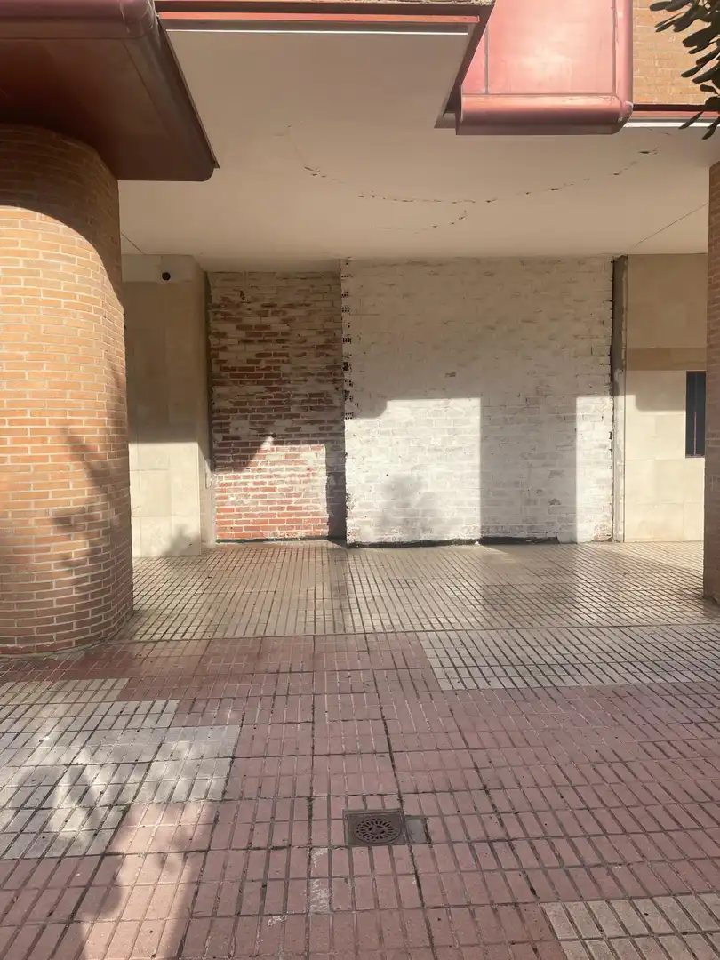 Local comercial en venda a Plaza de Toros, imagen 4