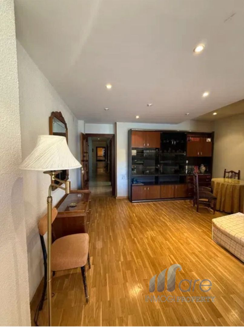 Pis en venda en  Granada Capital amb Calefacció, Terrassa i Moblat