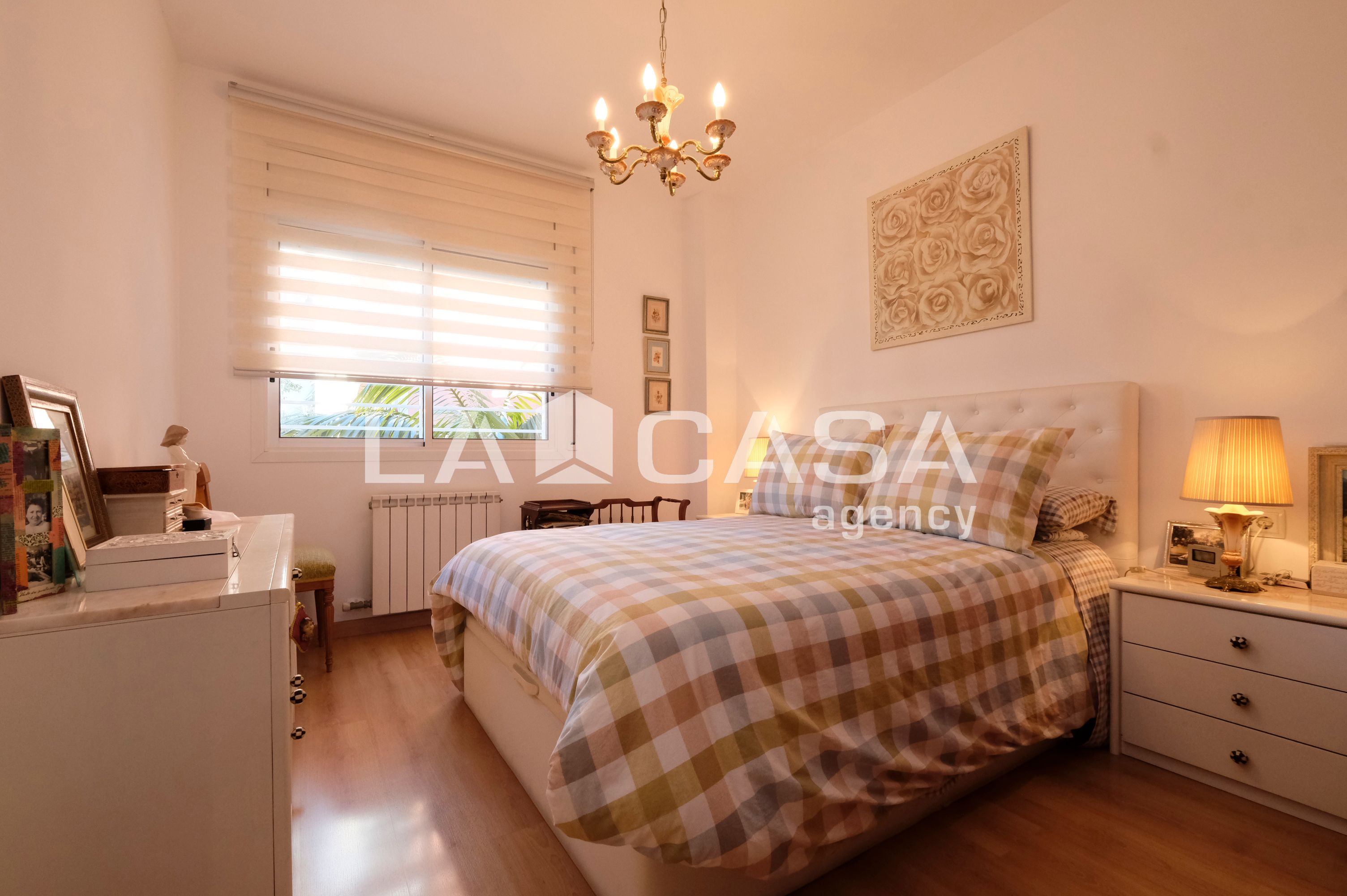 Habitación de Piso en venta en  Barcelona Capital con Calefacción, Terraza y Trastero