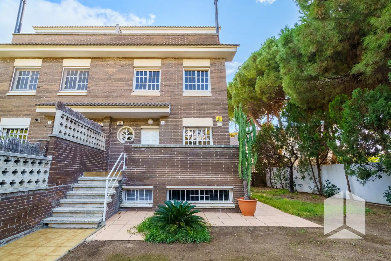 Vista exterior de Casa adosada en venta en Castelldefels con Aire acondicionado, Calefacción y Terraza
