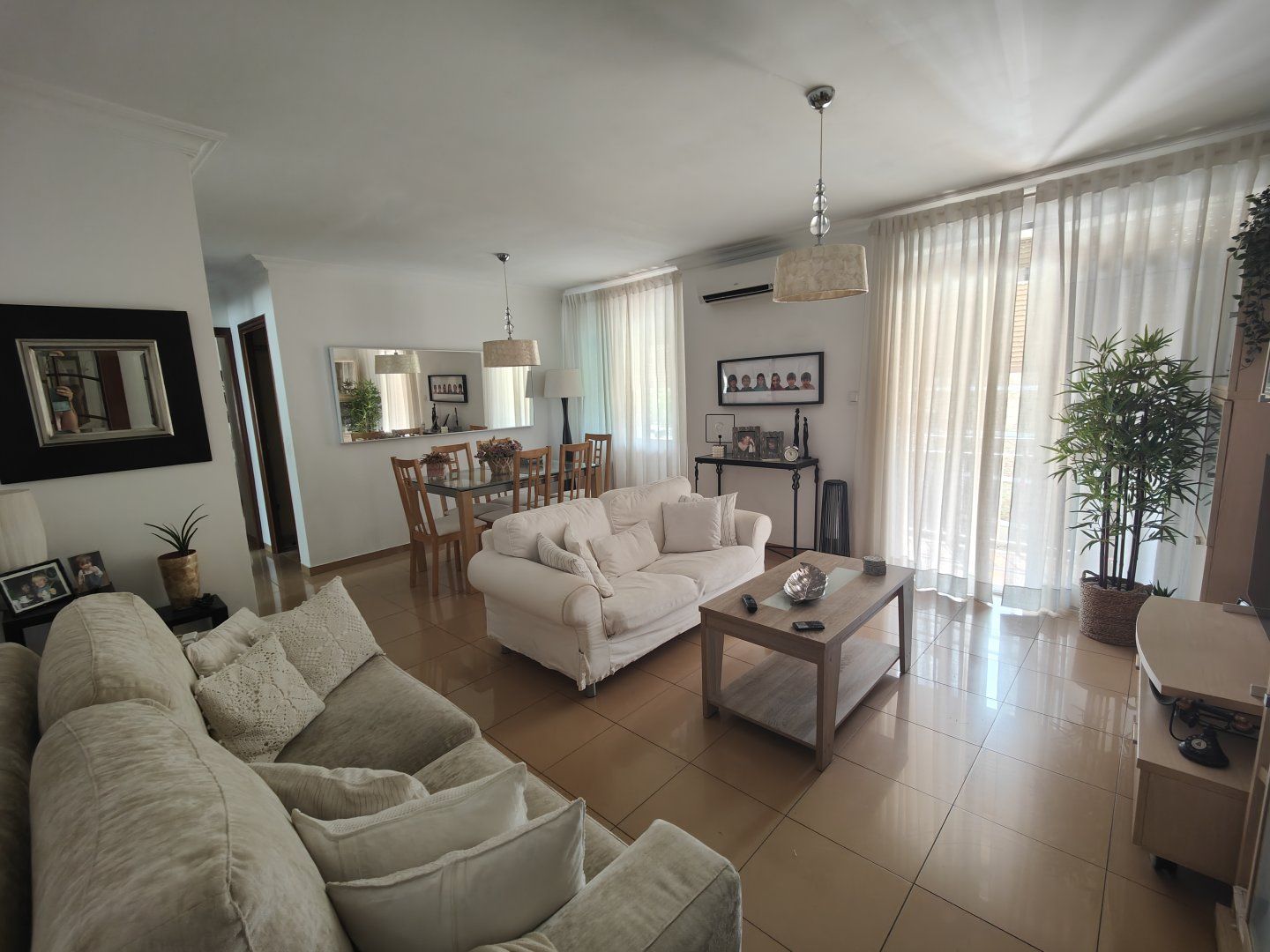 Living room of Flat for sale in  Sevilla Capital  with Air Conditioner, Heating and Terrace