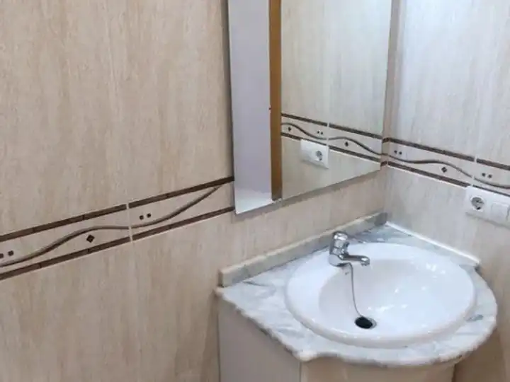 Bany de Pis de lloguer en Catarroja amb Moblat, Forn i Rentadora