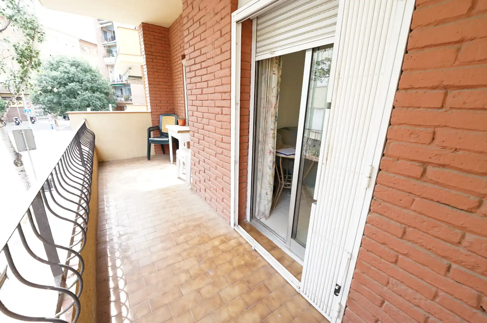 Terraza de Piso en venta en Barcelona con Calefacción, Amueblado y Microondas