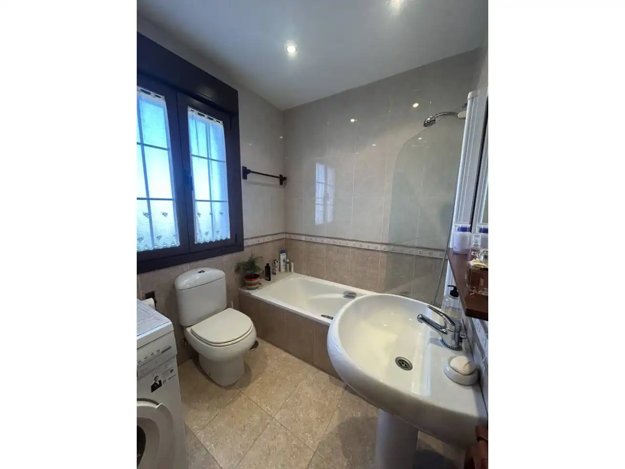 Badezimmer von Haus oder Chalet zum Verkauf in Llanes mit Heizung, Privatgarten und Terrasse