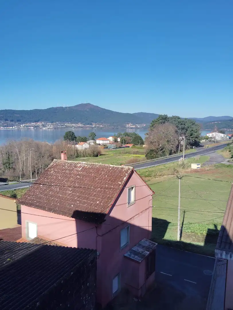 Vista exterior de Casa o xalet en venda en Noia amb Terrassa i Moblat