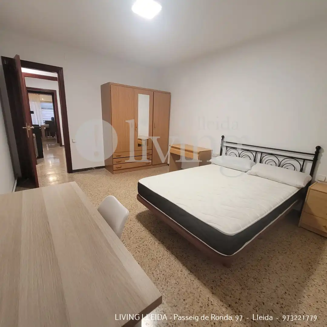Schlafzimmer von Wohnung zur Miete in Lleida mit Klimaanlage, Heizung und Terrasse