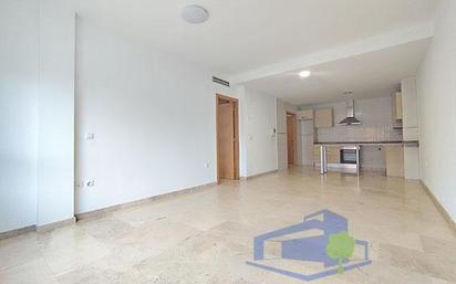 Flat for sale in Montroy  with Air Conditioner