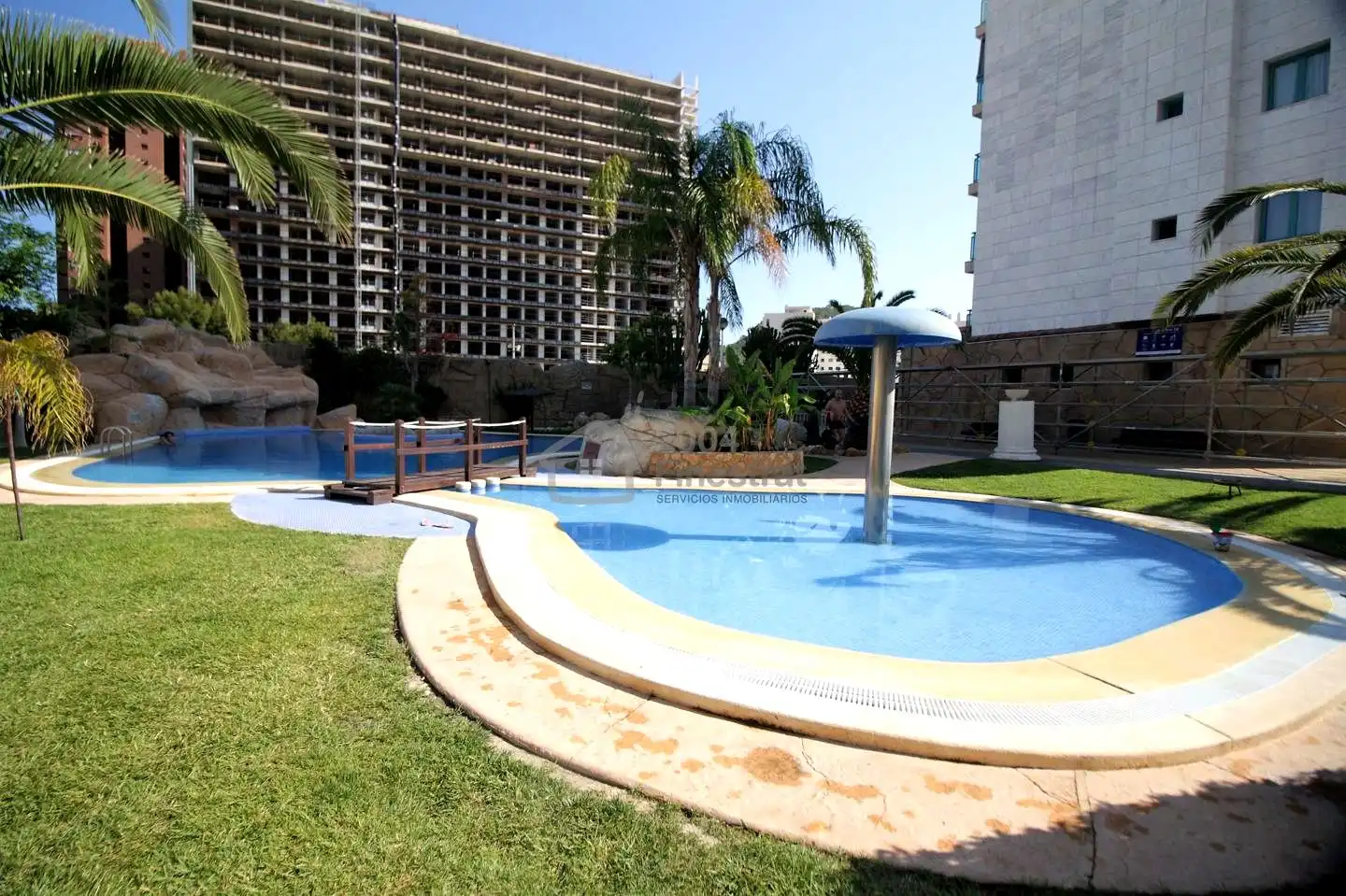 Piscina de Apartament en venda en Benidorm amb Terrassa i Alarma