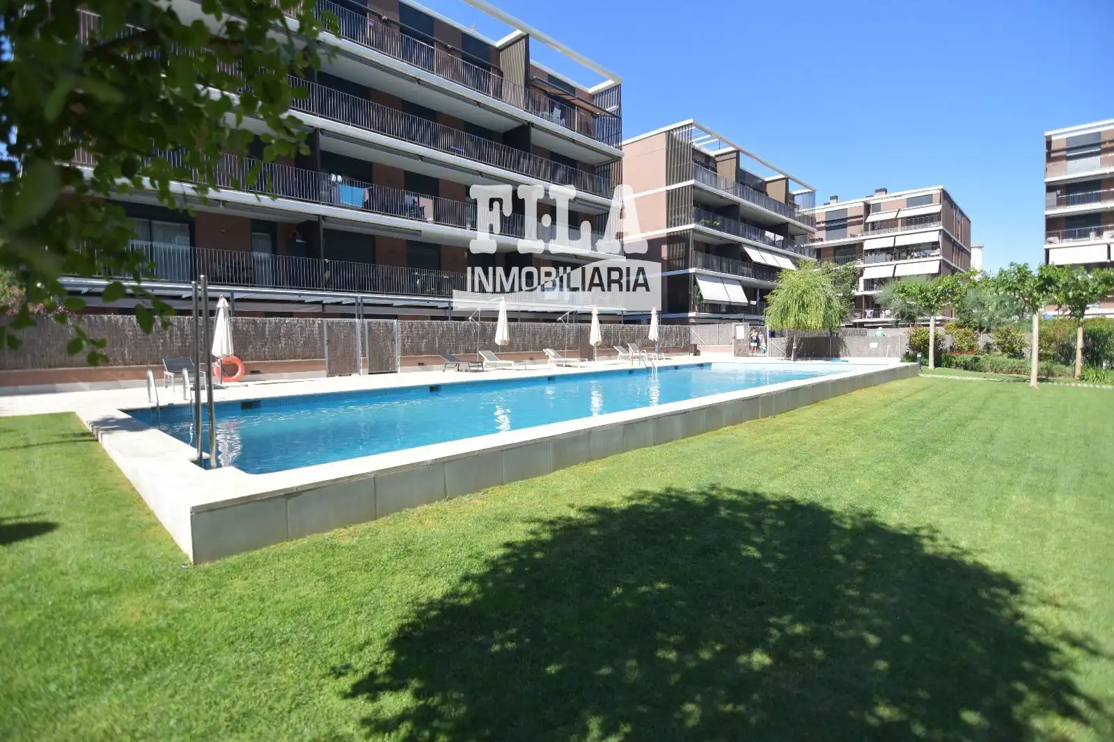 Dúplex con piscina en venta en L'Estany