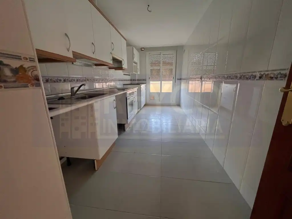 Flat with terrace for sale in Calle Magdalena, imagen 2