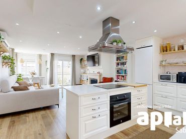 Ático con balcón en venta en Centre - Eixample – Can Llobet