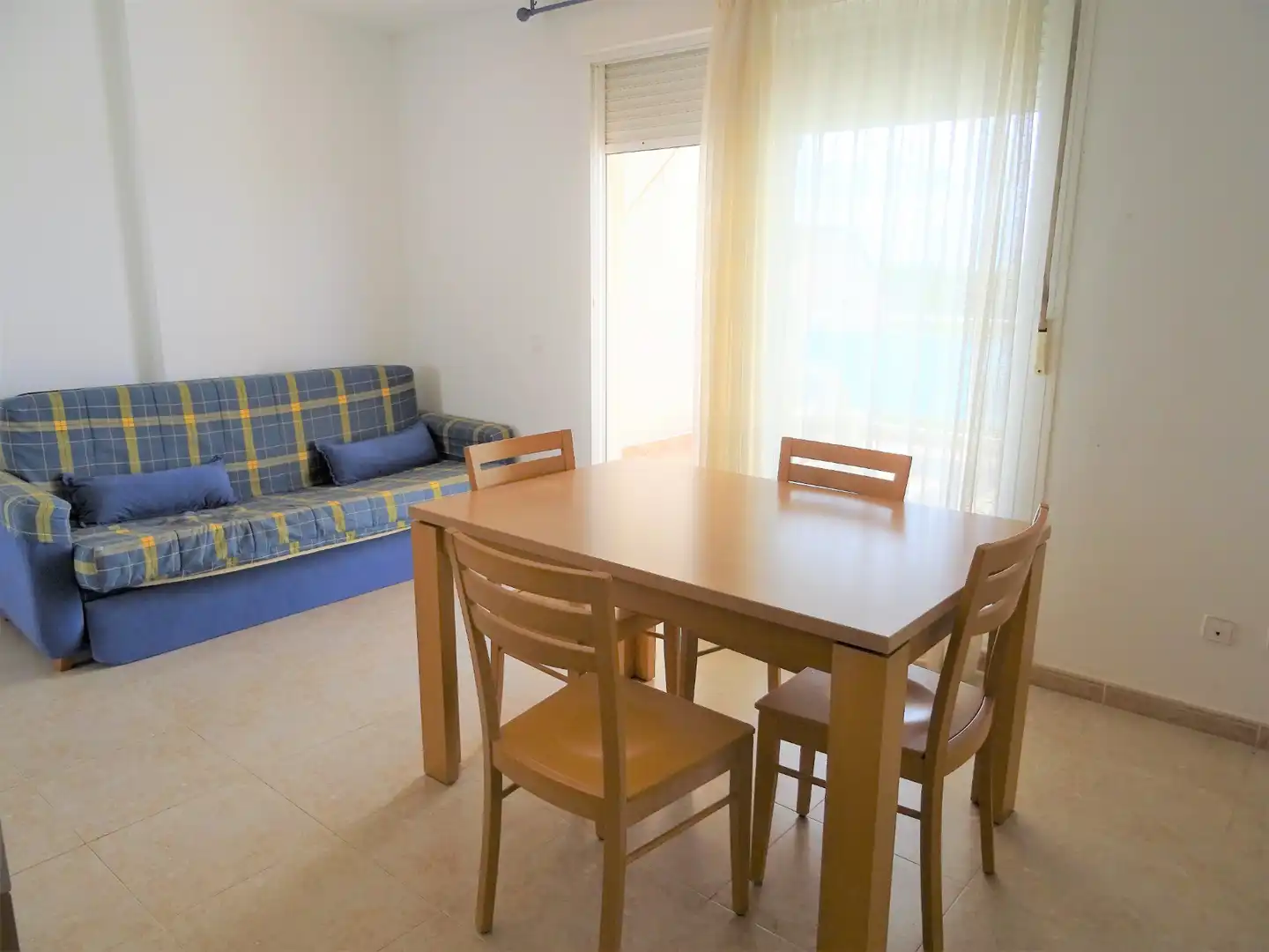 Menjador de Apartament de lloguer en Alcalà de Xivert amb Aire condicionat, Terrassa i Moblat