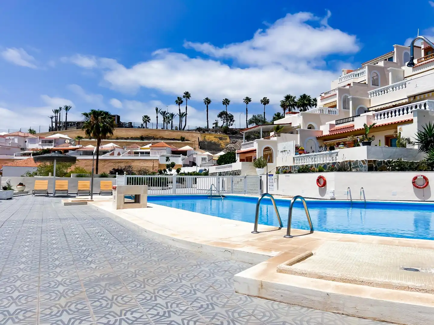 Piscina de Apartamento en venta en Adeje con Aire acondicionado, Terraza y Amueblado