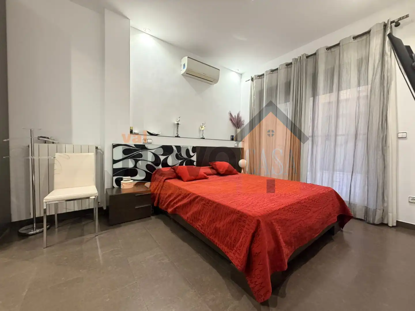 Bedroom of Flat for sale in Silla  with Air Conditioner and Heating