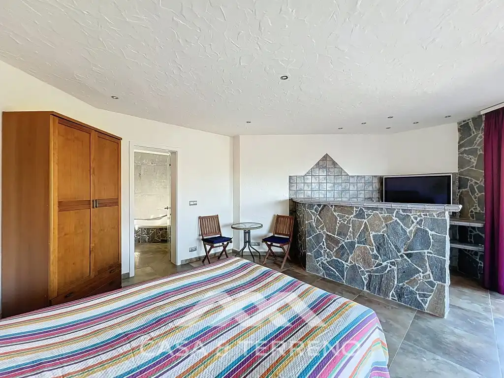 Dormitori de Casa o xalet en venda en Algarrobo amb Jardí privat, Terrassa i Piscina
