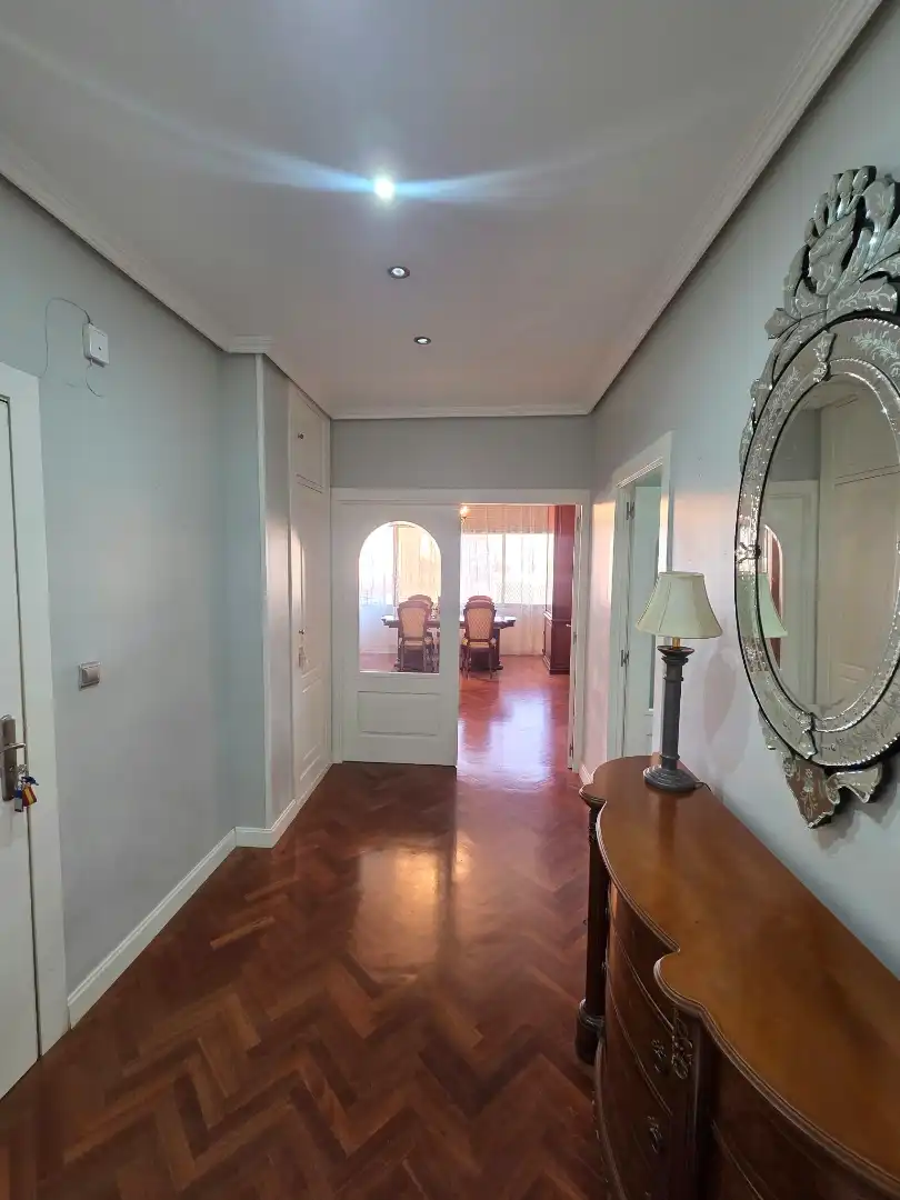 Piso con ascensor en venta en Ronda del Pilar