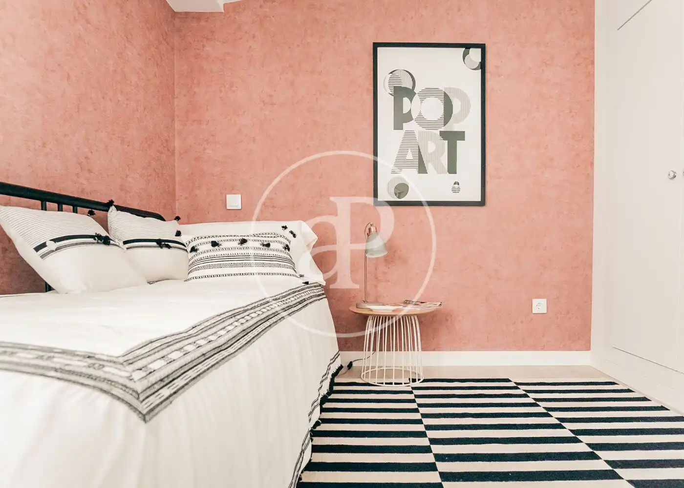 Attic for rent in C. de los Caños del Peral, Palacio