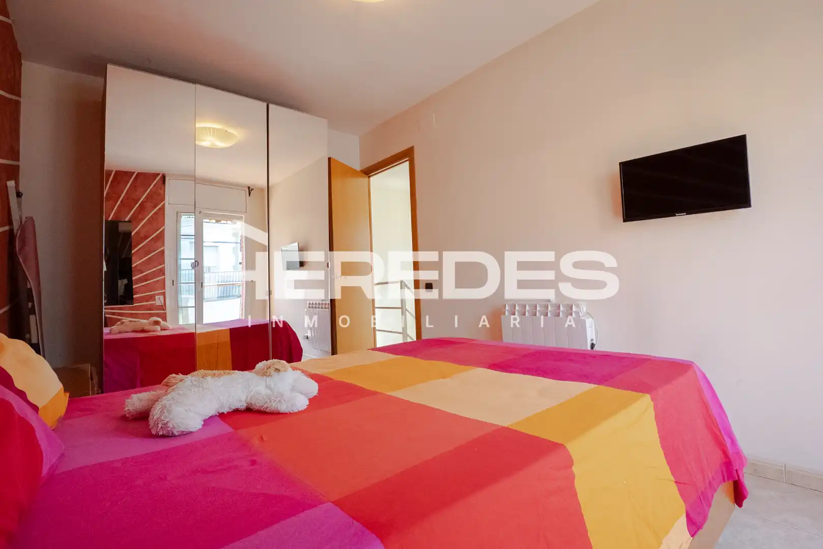 Habitación de Casa o chalet en venta en Torrelles de Llobregat con Calefacción, Jardín privado y Terraza