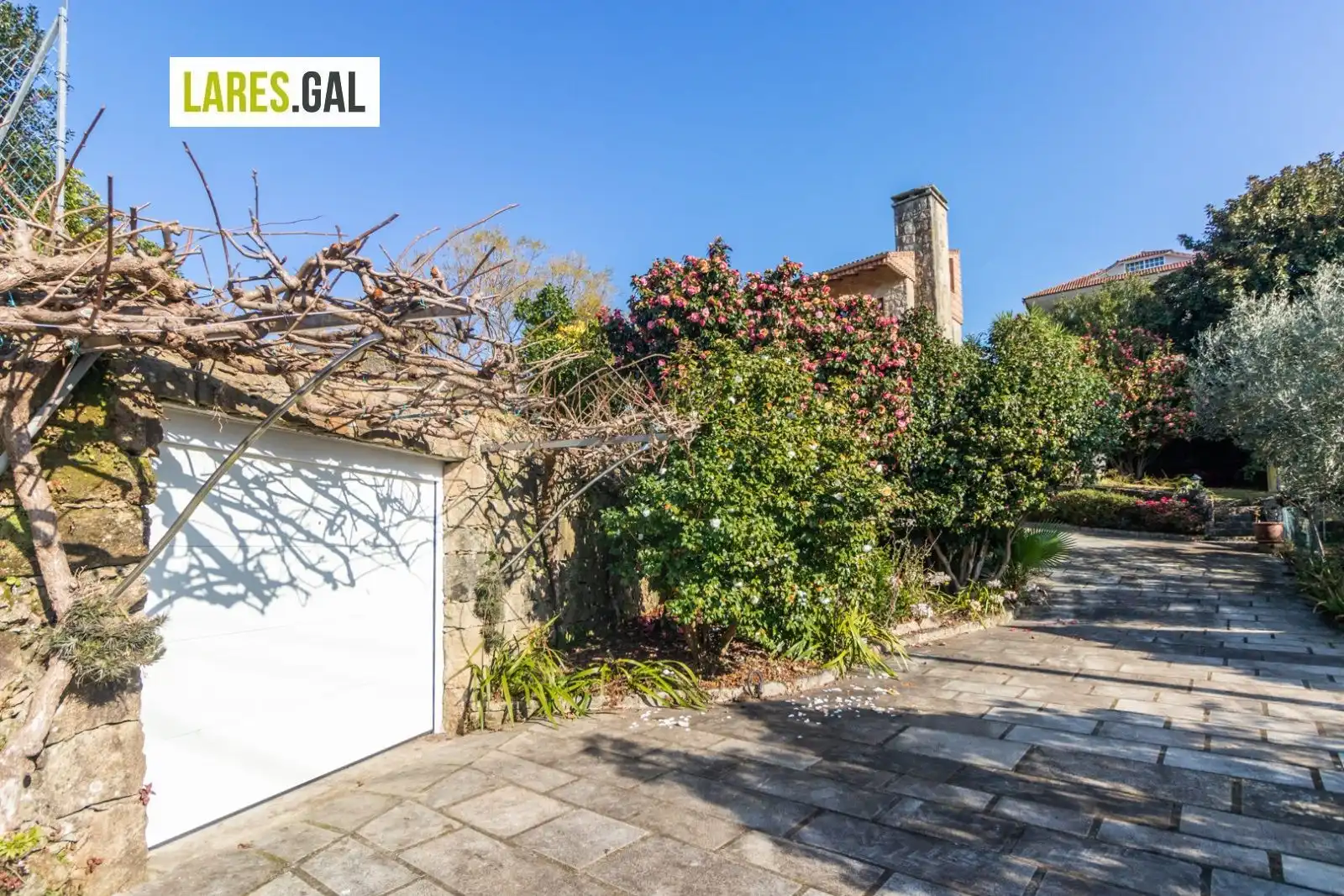 Vista exterior de Casa o xalet de lloguer en Moaña amb Calefacció, Terrassa i Moblat