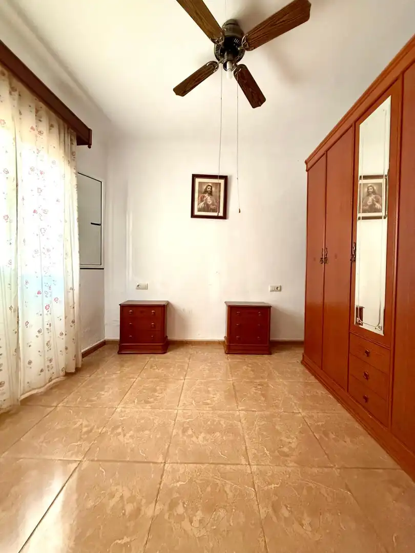 Dormitori de Casa o xalet en venda en Humilladero amb Terrassa, Traster i Moblat