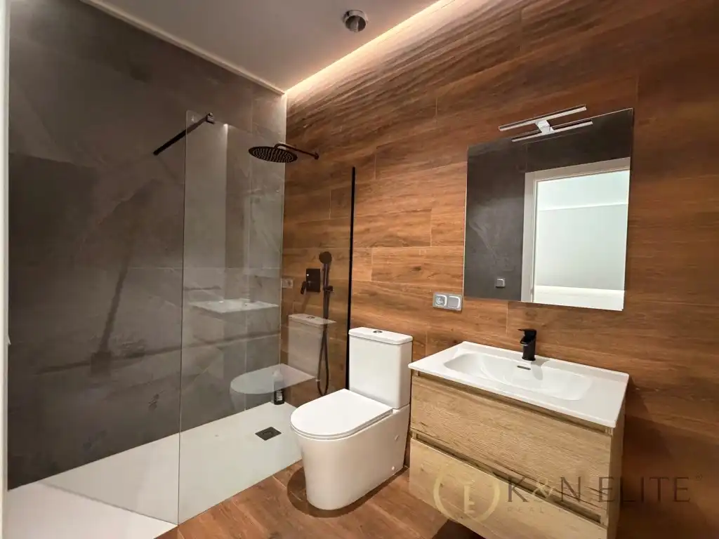 Baño de Planta baja en venta en Valencia