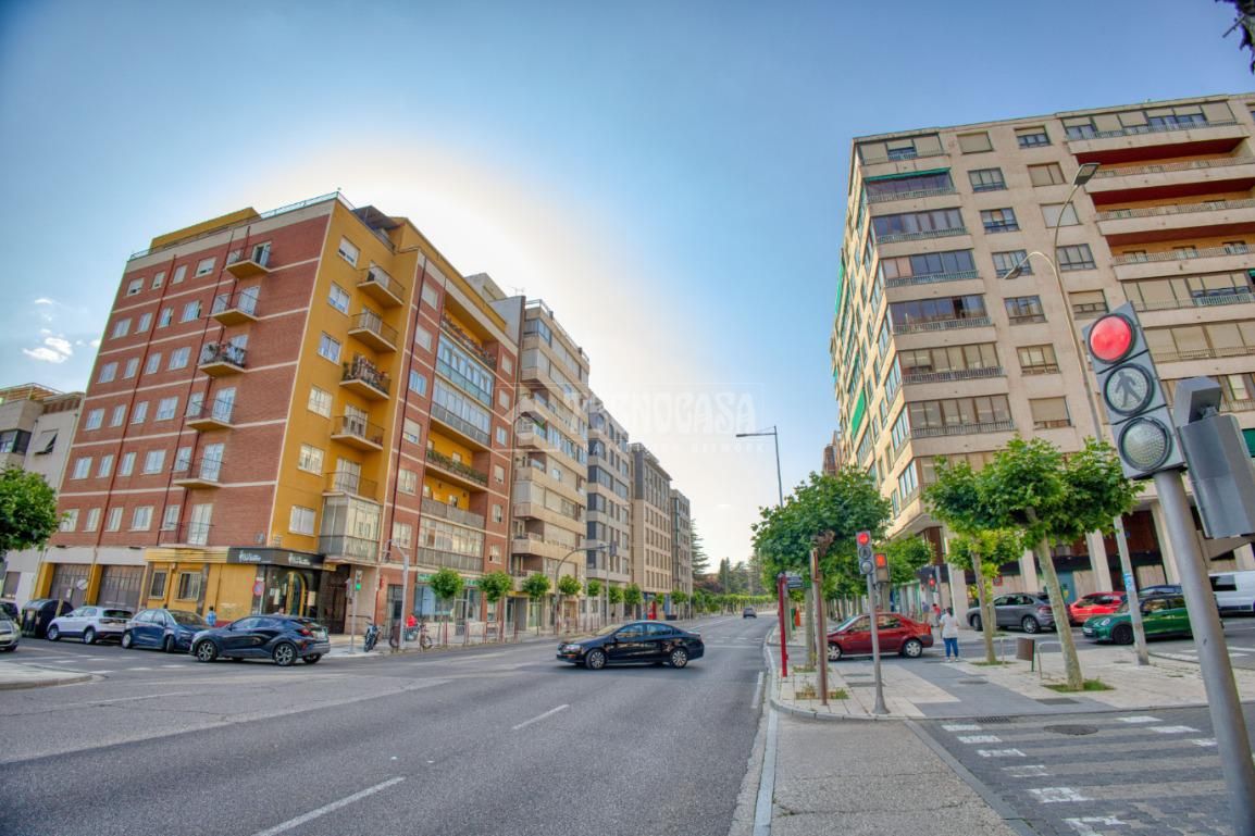 Exterior view of Flat for sale in Palencia Capital  with Air Conditioner and Heating
