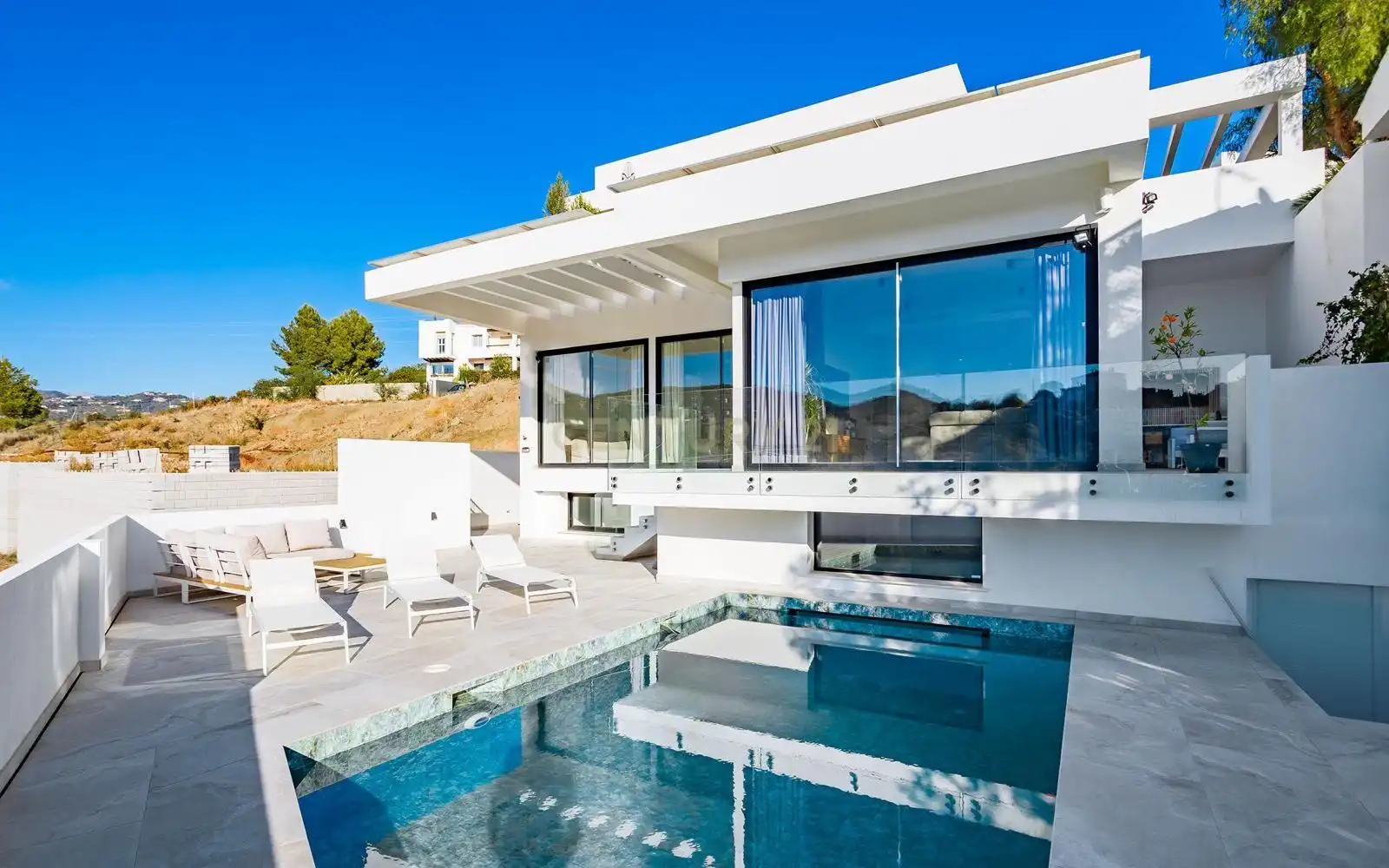 Vista exterior de Casa o chalet en venta en Benahavís con Aire acondicionado, Trastero y Piscina
