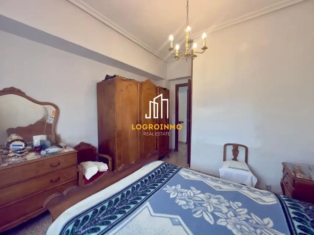 Habitación de Piso en venta en  Logroño con Calefacción, Amueblado y Balcón