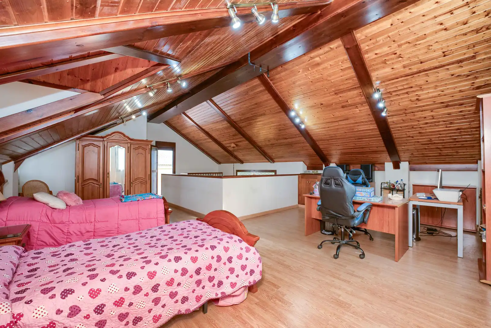 Houses for sale in Montequinto  with Air Conditioner, Heating and Private garden