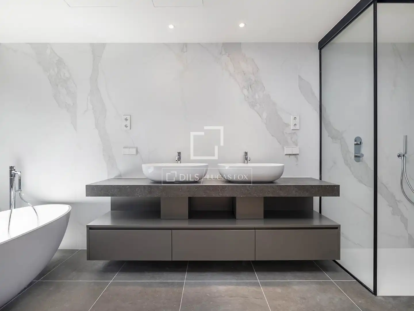 Bathroom of Attic for sale in Barcelona  with Air Conditioner, Terrace and Swimming Pool
