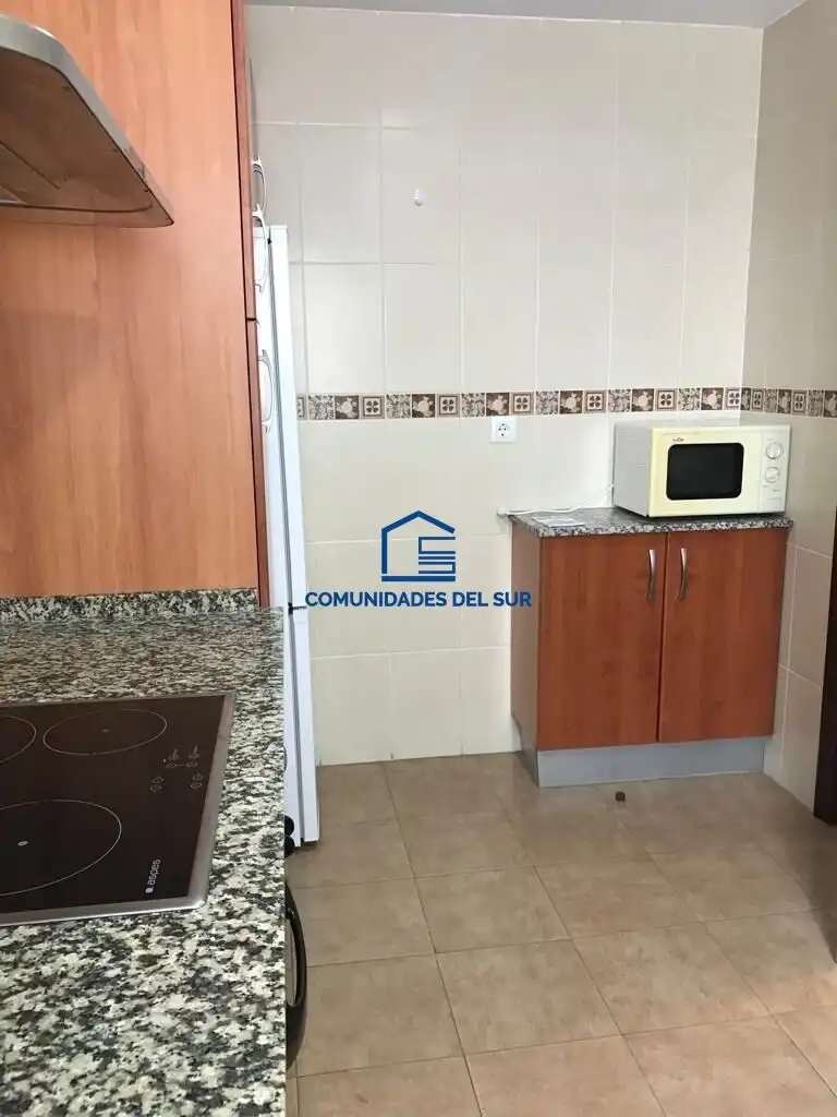 Cuina de Pis de lloguer en Cádiz amb Terrassa i Moblat