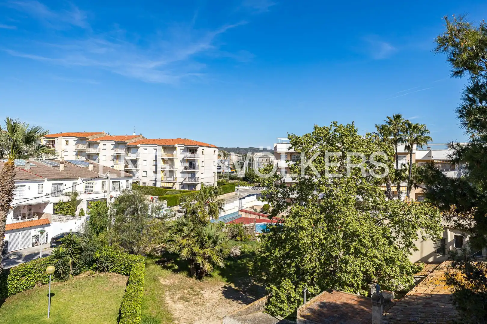 Vista exterior de Àtic en venda en El Vendrell amb Aire condicionat, Calefacció i Jardí privat