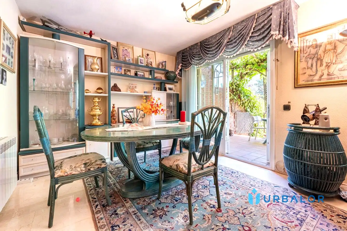 Comedor de Casa adosada en venta en Alcorcón con Calefacción, Jardín privado y Parquet