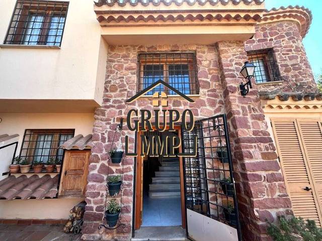 Casa-chalet en Venta en Estación - Universidad