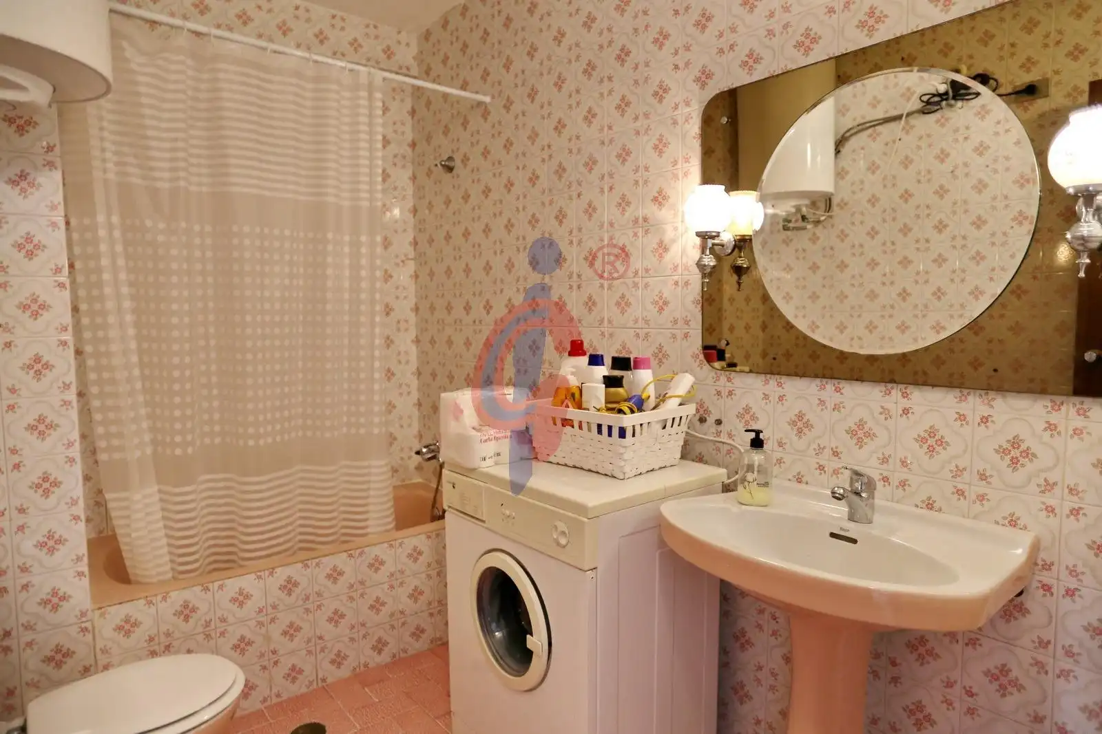 Baño de Apartamento en venta en Torrevieja con Terraza y Amueblado