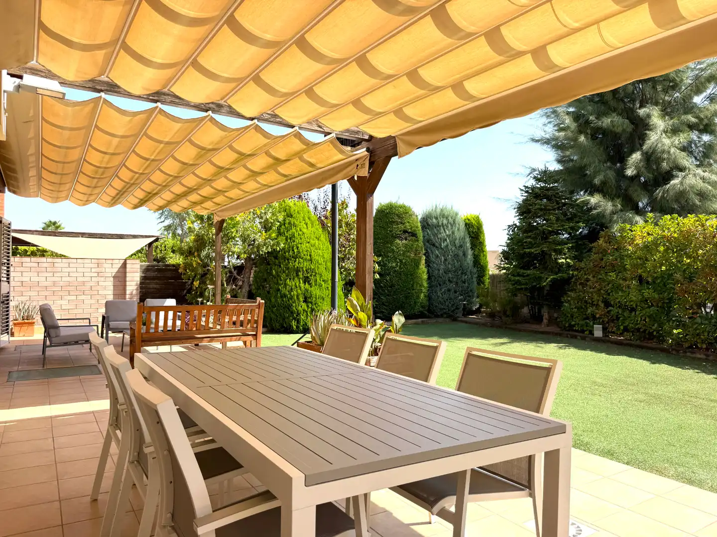 Casa a schiera con terrazza in vendita a Carrer de Vinebre, imagen 6