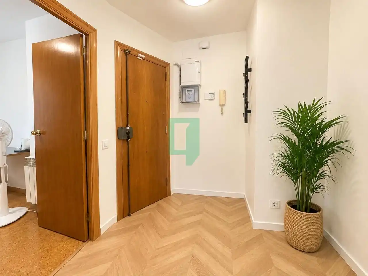 Flat for sale in Badalona  with Air Conditioner, Heating and Balcony
