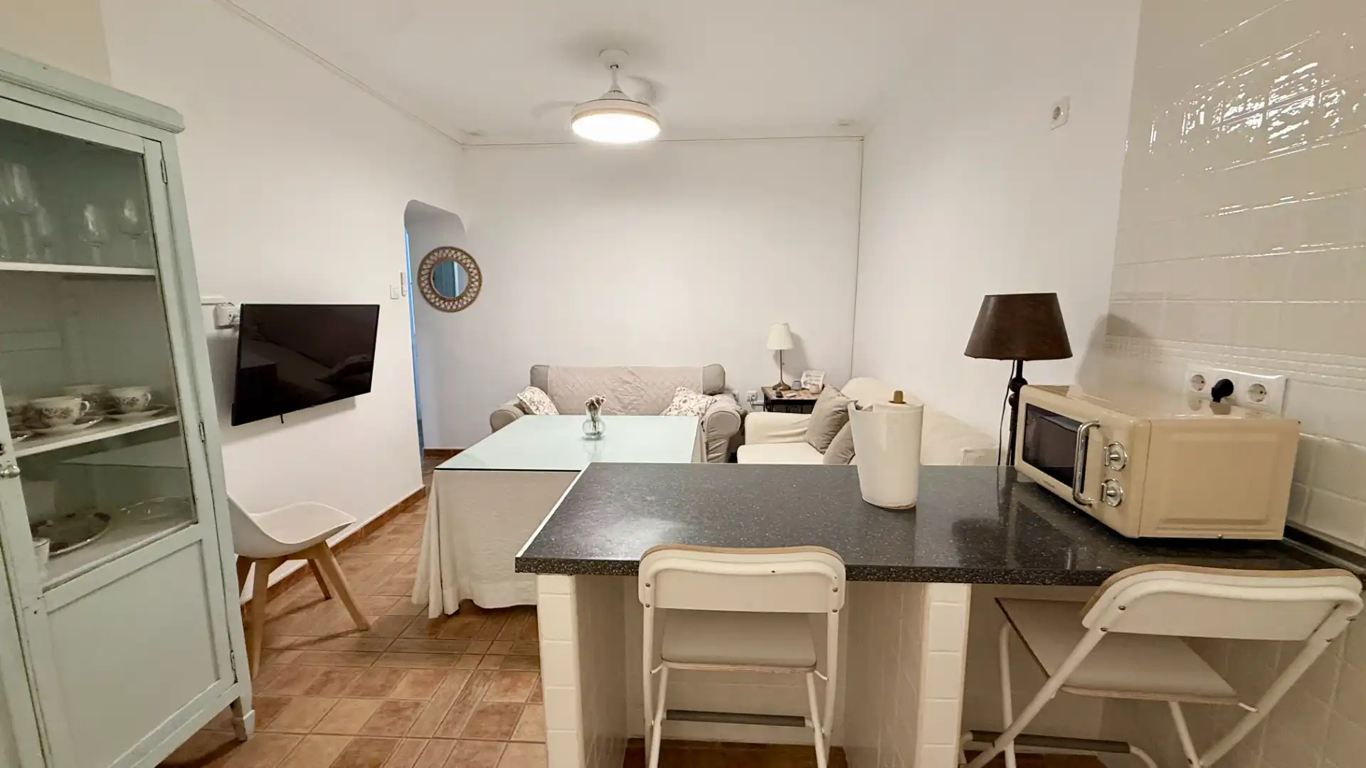 Sala de estar de Piso de alquiler en Cádiz con Amueblado, Horno y Lavadora