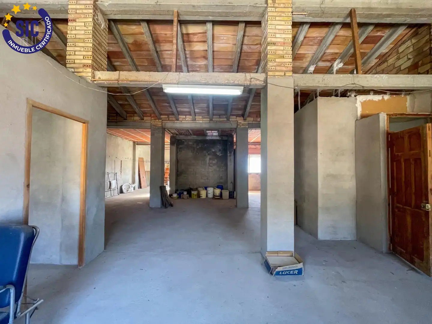 Maisonette zum Verkauf in Chera mit Heizung, Privatgarten und Balkon