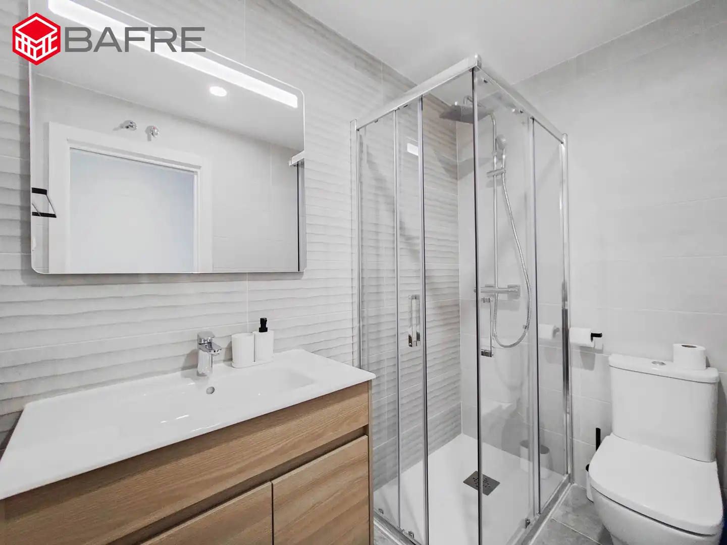 Maisonette zur Miete in Paseo de Europa, Vega de la Moraleja