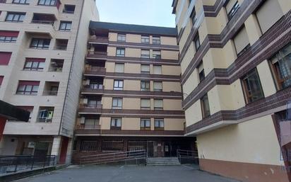 Vista exterior de Pis en venda en Bermeo amb Calefacció, Traster i Balcó