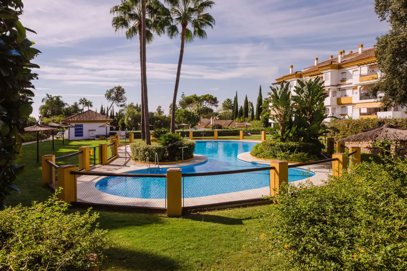 Apartamento con piscina en venta en Milla de Oro, imagen 2