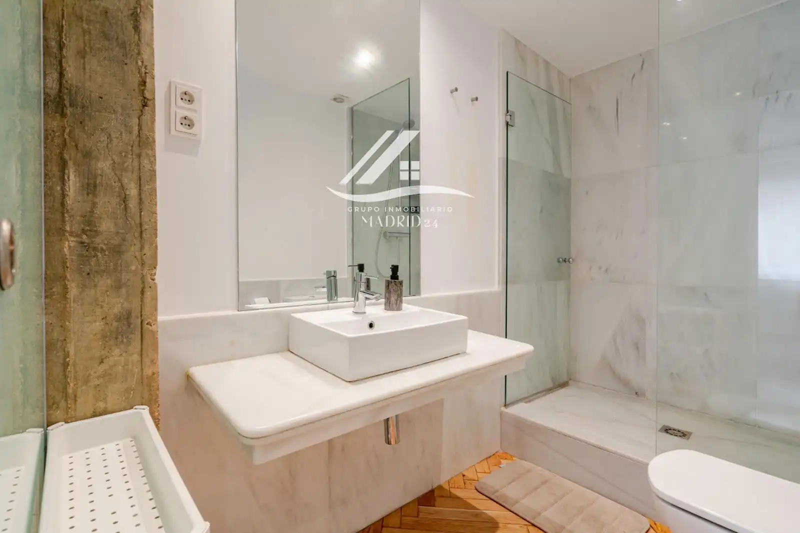 Baño de Piso de alquiler en Madrid con Aire acondicionado, Calefacción y Amueblado