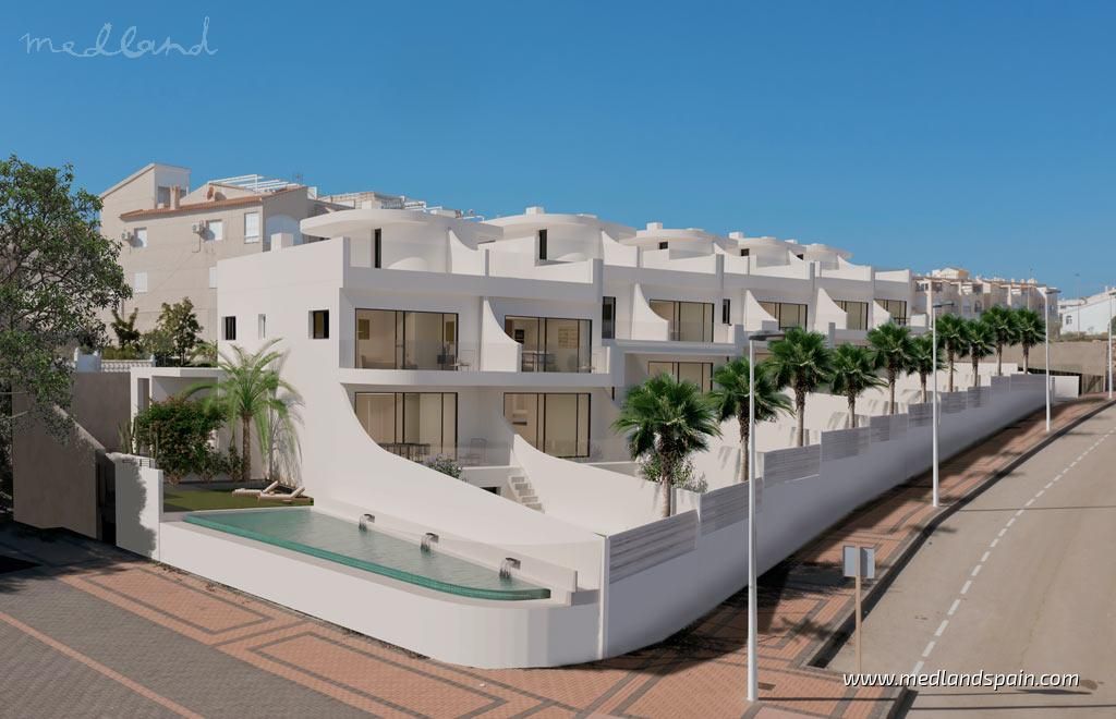 Vista exterior de Apartamento en venta en Torrevieja con Jardín privado, Terraza y Trastero