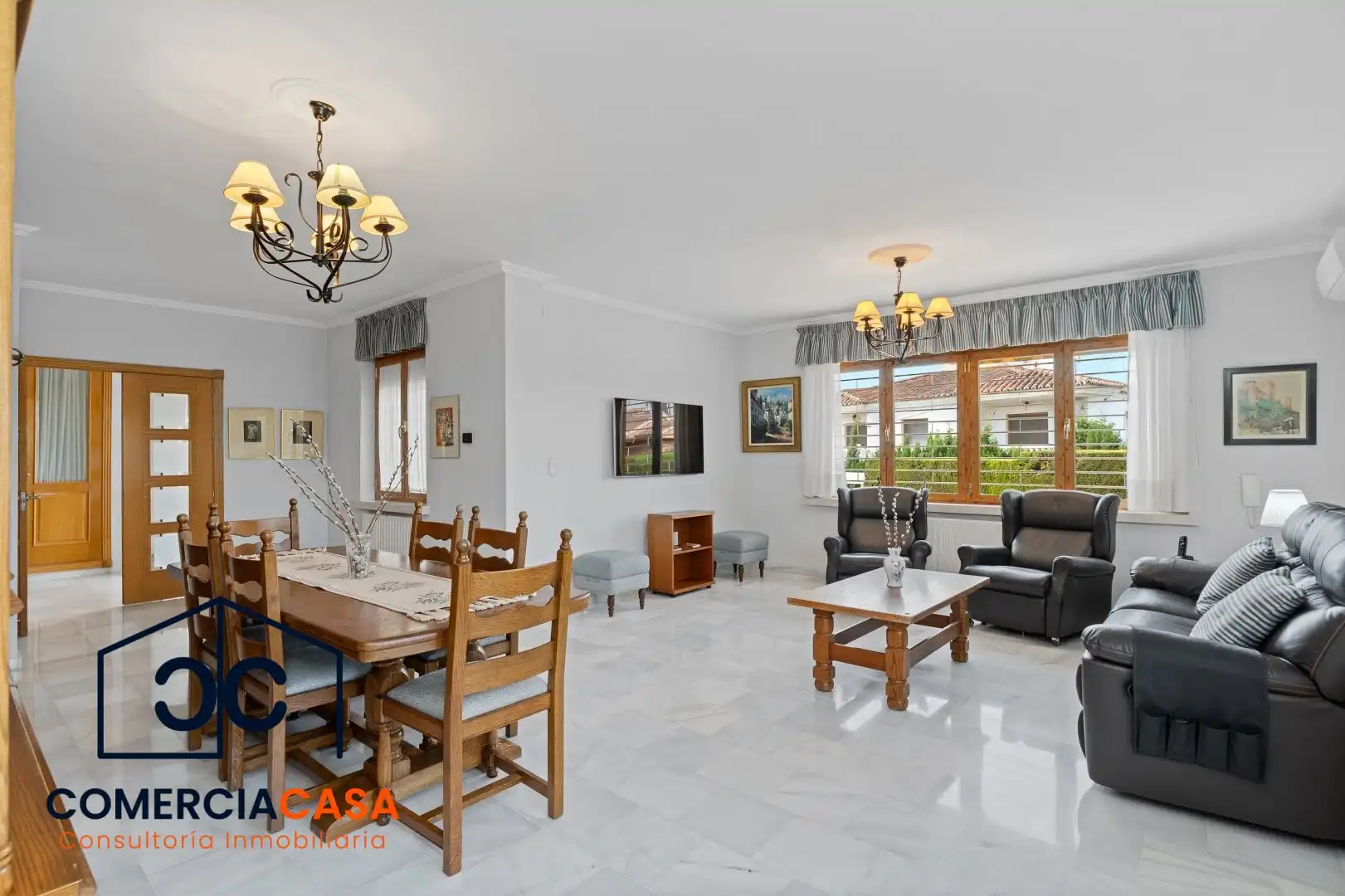 Sala d'estar de Casa o xalet en venda en Villa de Otura amb Aire condicionat, Calefacció i Jardí privat