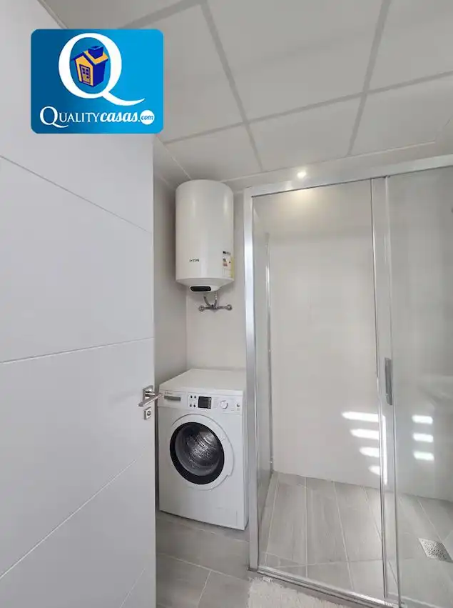 Baño de Apartamento en venta en Alicante / Alacant con Aire acondicionado