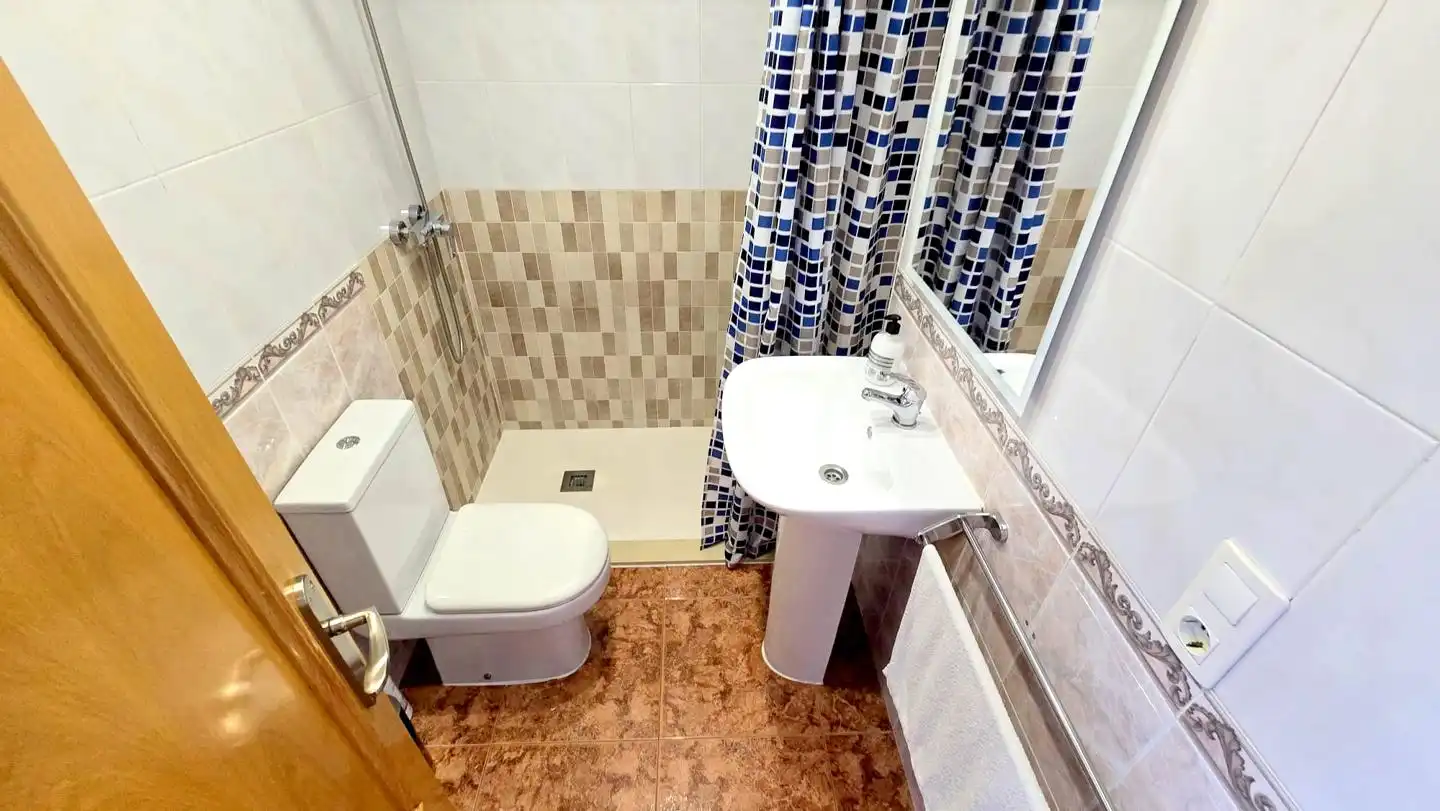 Bathroom of Apartments for rent in Gandia  with Air Conditioner, Terrace and Storage room