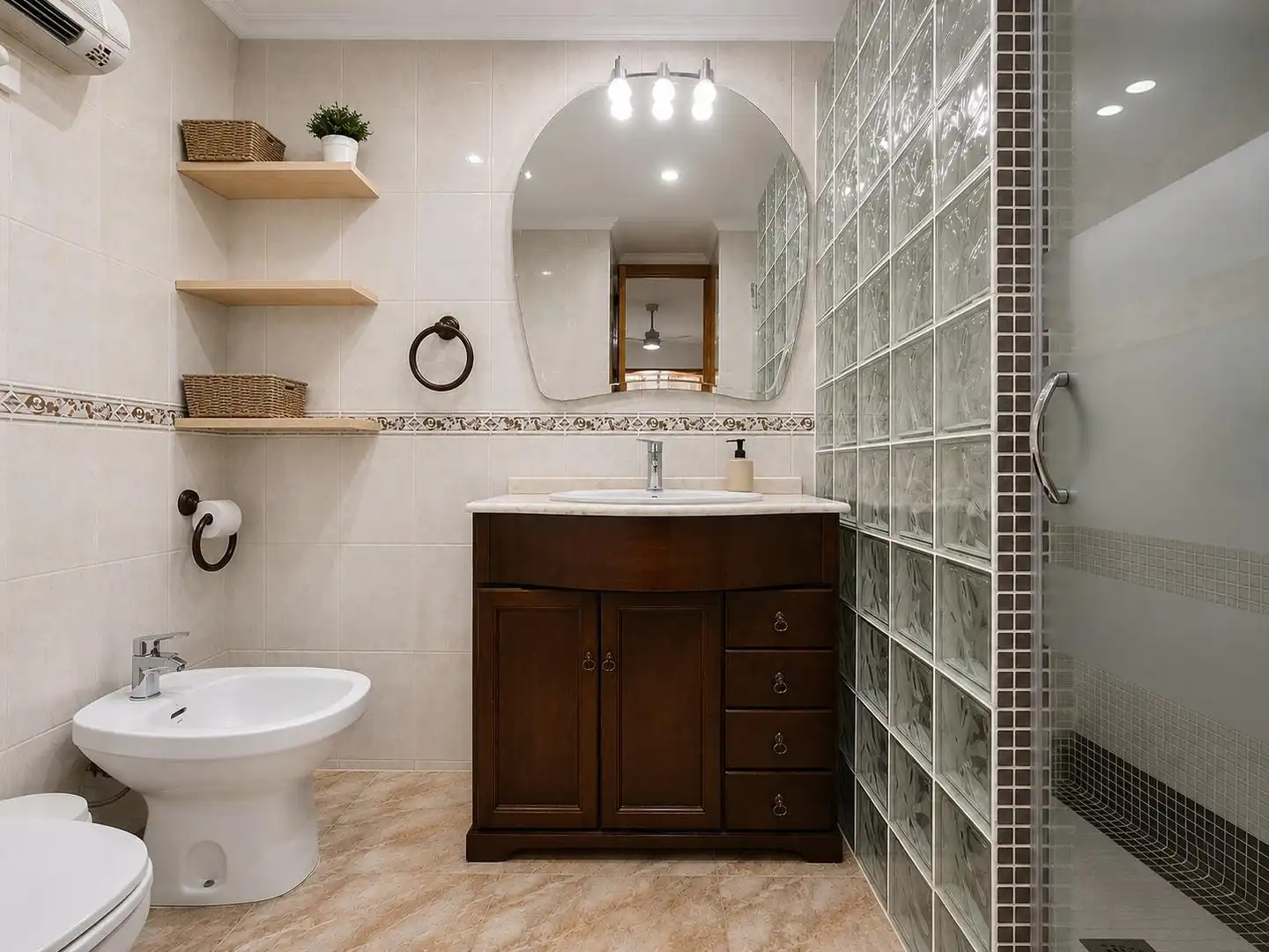 Bathroom of Flat for sale in Inca  with Terrace and Furnished