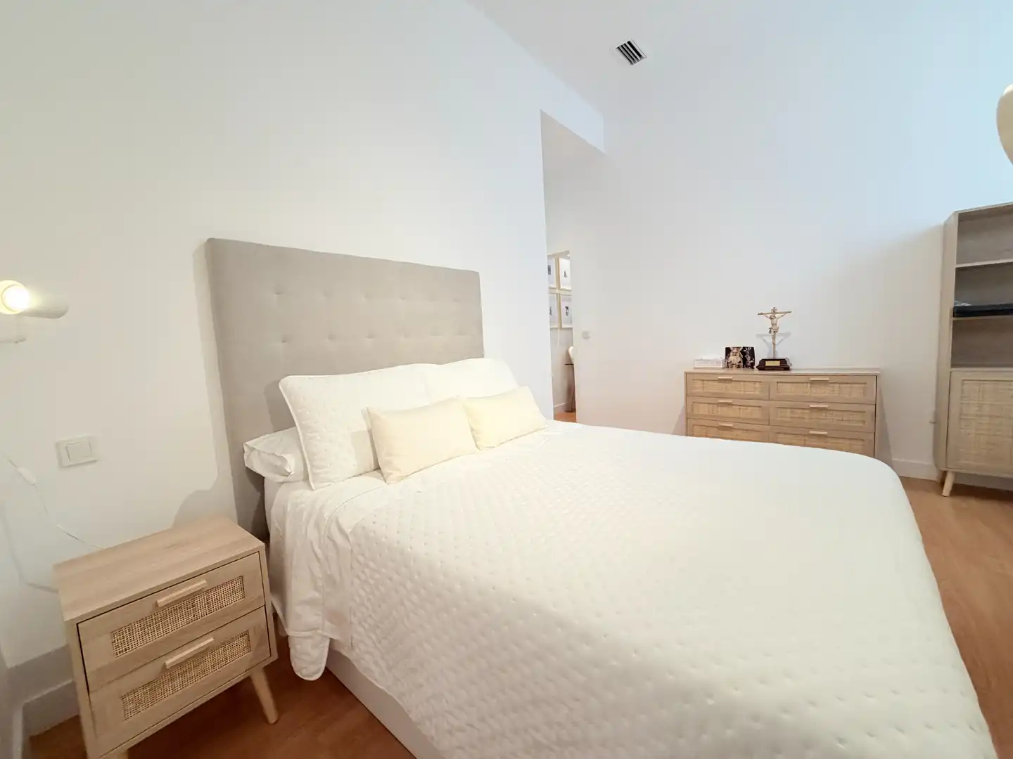 Bedroom of Apartments for rent in Sevilla  with Air Conditioner, Heating and Parquet flooring